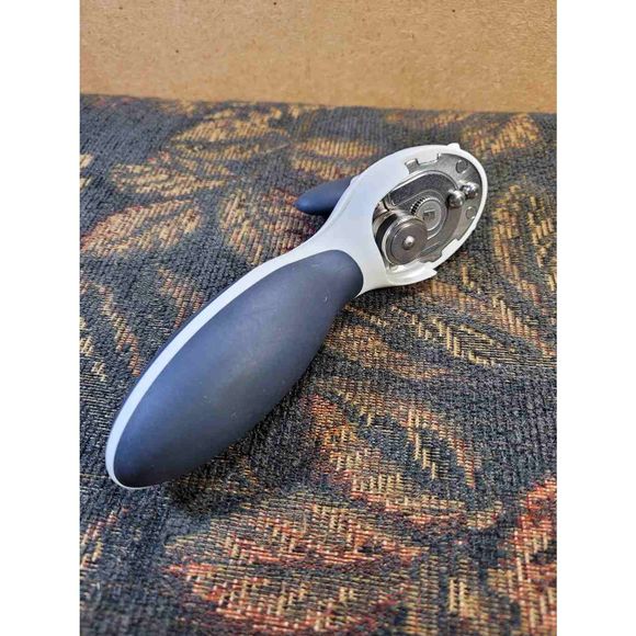 Zyliss Kitchen Zyliss Blue And White Safe Edge Smooth Safety Can